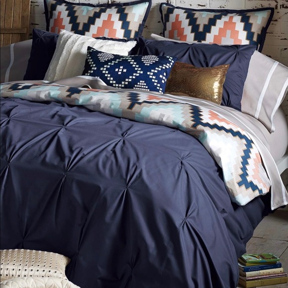 Blissliving Harper reversible duvet w/ 2 euroshams - Picture 1 of 6